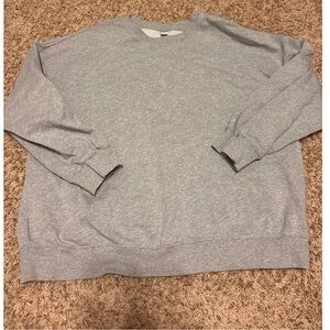 Old Navy women’s basic  Gray Crewneck Sweatshirt size large